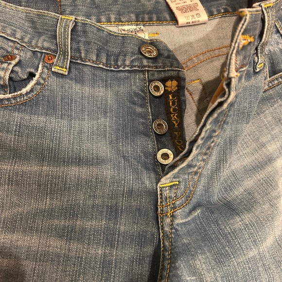 Woman's 28X 31 distressed button fly high waist Lucky Brand Flare Women's Jeans - Picture 2 of 5